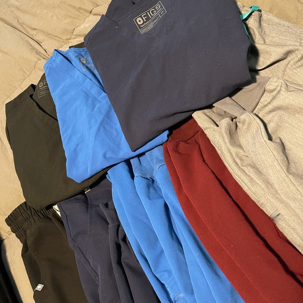 Figs Scrubs! Jogger bottoms and two pocket tops